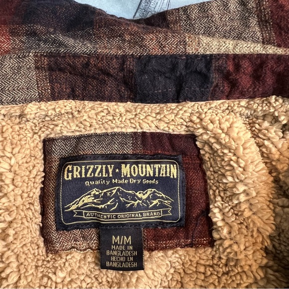 Grizzly Mountain Plaid Sherpa Jacket - Picture 2 of 11